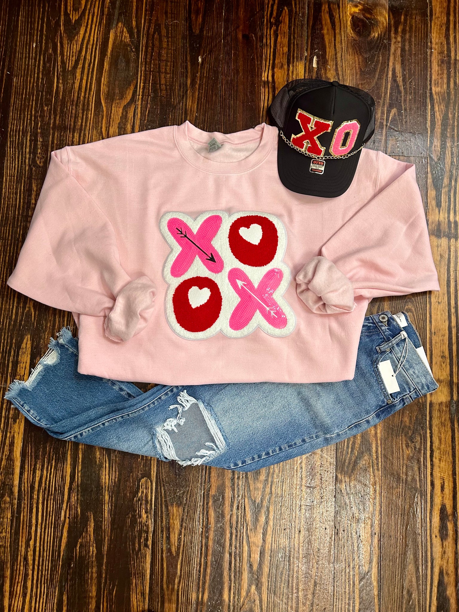 XOXO ARROW SWEATSHIRT