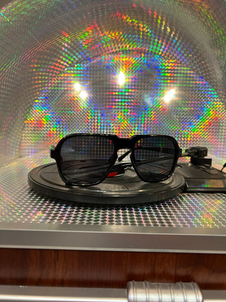 MINIMAL TINTED SQUARE SUNGLASSES