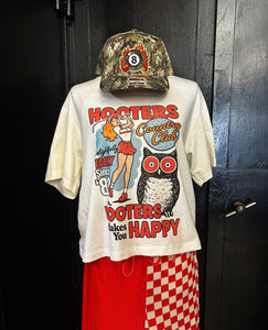 HOOTERS MAKES YOU HAPPY