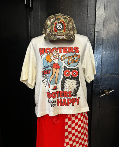 HOOTERS MAKES YOU HAPPY