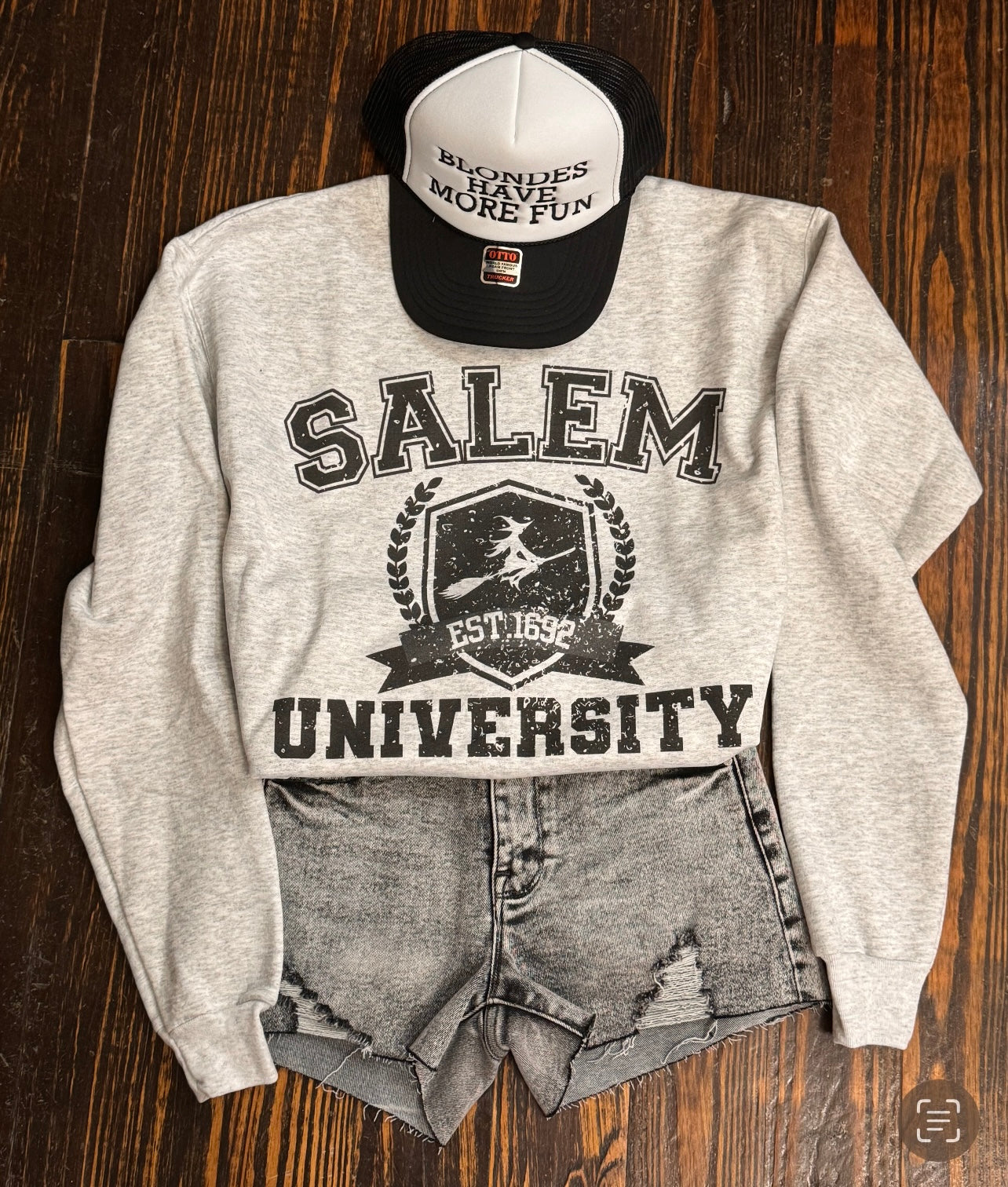 SALEM UNIVERSITY SWEATSHIRT