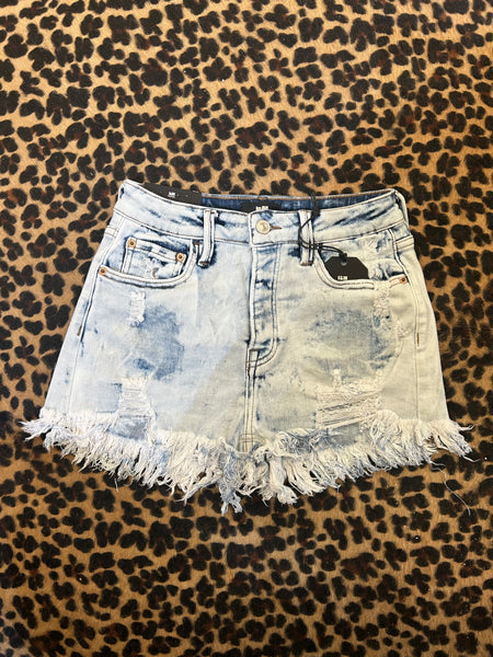 BLEACHED BEAUTY JEAN SHORTS