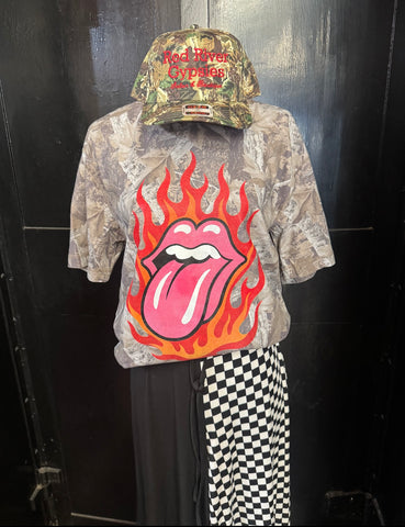 CAMO ROCK & FLAME