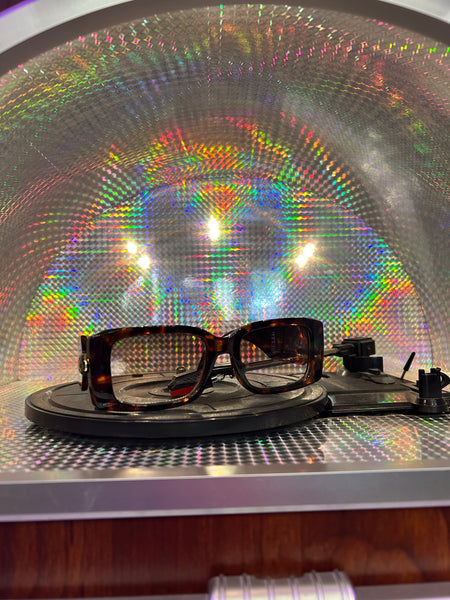 MODERN BLOCK TINTED SUNGLASSES