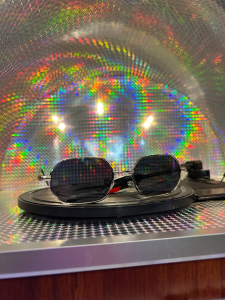 GEOMETRIC FRAME SUNGLASSES