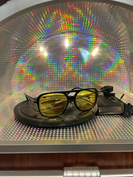 BRIGHT TINTED AVIATOR SUNGLASSES