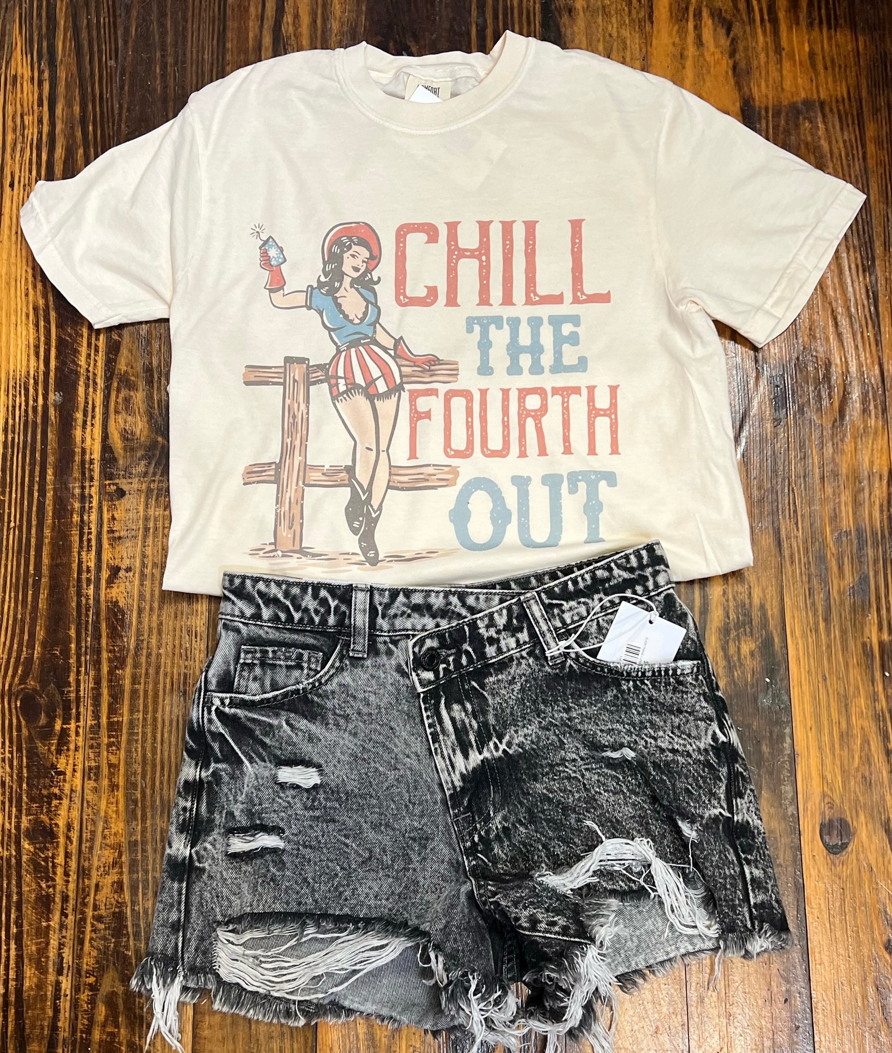 CHILL THE FOURTH OUT TEE
